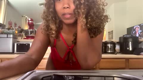 Snapshot of themelandmike chatting on February 2026 06:06:01 PM TheMelandMike online show from February 2026 06:06:01 PM