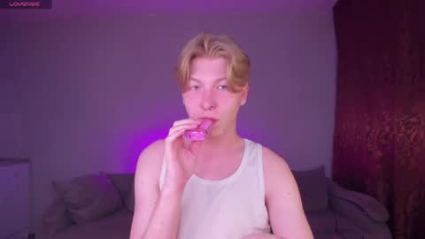 Snapshot of themikesever chatting on May 2026 02:22:02 PM Sever online show from May 2026 02:22:02 PM