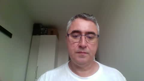 Snapshot of themohican chatting on April 2026 05:30:01 PM Themohican online show from April 2026 05:30:01 PM
