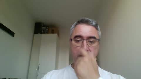 Snapshot of themohican chatting on May 2026 11:38:02 AM Themohican online show from May 2026 11:38:02 AM