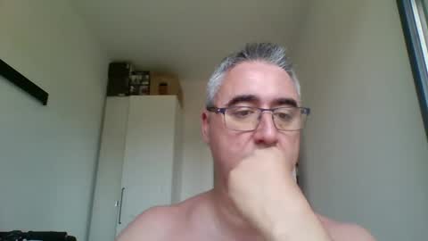 Snapshot of themohican chatting on June 2026 08:27:02 AM Themohican online show from June 2026 08:27:02 AM