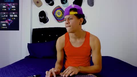 Snapshot of theo_bigcock_ chatting on July 2026 06:56:01 PM Theo online show from July 2026 06:56:01 PM