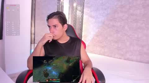 Theo online show from November 2025 12:33:02 PM