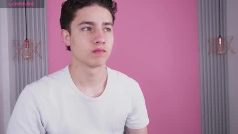 Snapshot of theohawke_ chatting on January 2025 01:44:02 PM THEO- MATEO online show from January 2025 01:44:02 PM