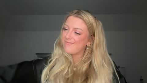 Snapshot of theoneandonlyava chatting on July 2026 11:15:02 AM Ava online show from July 2026 11:15:02 AM