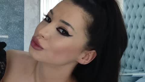 Snapshot of theowonder chatting on January 2025 01:04:02 PM Theowonder online show from January 2025 01:04:02 PM