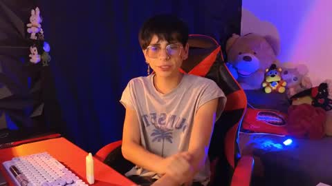 Snapshot of theprince_red chatting on May 2026 08:37:01 PM Matt independent model online show from May 2026 08:37:01 PM