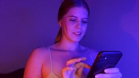 Snapshot of therealsummerbreeze chatting on May 2026 05:59:01 AM newgirl blonde pawg stripper online show from May 2026 05:59:01 AM