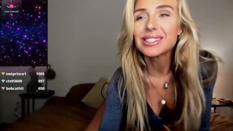 Snapshot of theselina_kyle chatting on October 2025 12:07:01 AM Selina Kyle online show from October 2025 12:07:01 AM