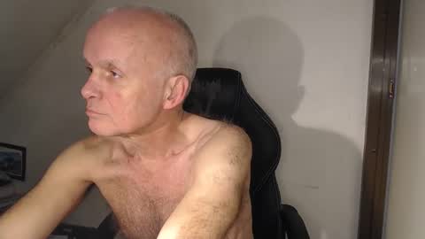 NudeDJ online show from December 2025 08:34:01 AM