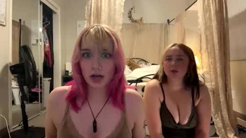 Snapshot of thewildwildwest chatting on October 2025 02:24:01 AM West online show from October 2025 02:24:01 AM