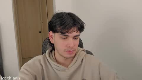 thiaan__ online show from November 2025 10:56:01 PM