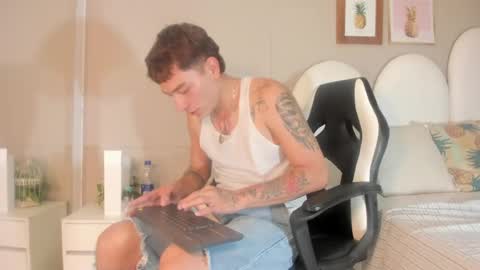 Snapshot of thiago_2003_ chatting on March 2026 08:14:02 PM Thiago online show from March 2026 08:14:02 PM