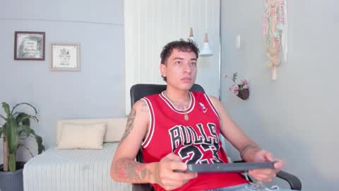 Snapshot of thiago_2003_ chatting on March 2026 12:22:01 PM Thiago online show from March 2026 12:22:01 PM