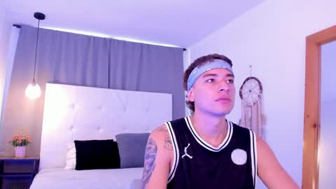 Snapshot of thiago_2003_ chatting on April 2026 01:31:01 PM Thiago online show from April 2026 01:31:01 PM