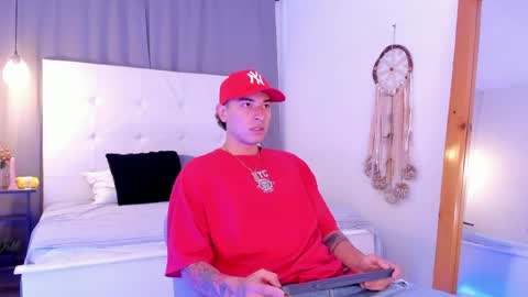 Snapshot of thiago_2003_ chatting on April 2026 12:13:01 PM Thiago online show from April 2026 12:13:01 PM