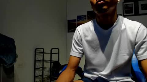 thiago_2004 online show from September 2025 08:20:02 PM