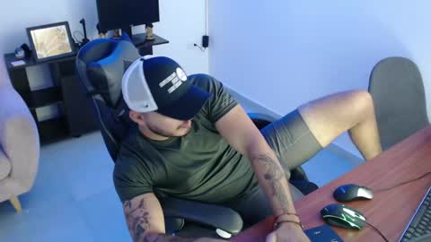 thiago_420 online show from June 2026 11:43:02 PM