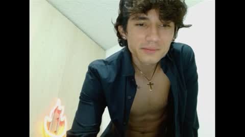 thiago_deseo69 online show from September 2025 10:54:01 PM