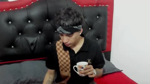thiago_divine_anki online show from October 2025 09:15:02 PM