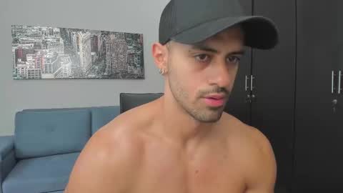 thiago_driussi online show from September 2025 10:15:02 PM