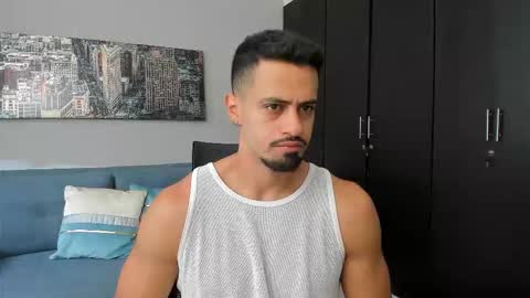 thiago_driussi online show from November 2025 12:33:02 PM