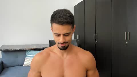 thiago_driussi online show from November 2025 09:03:01 PM