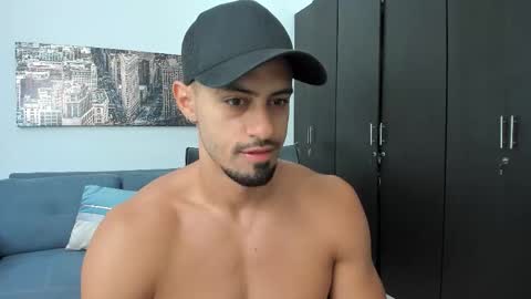 thiago_driussi online show from November 2025 11:21:02 AM