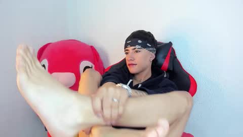 Thiago online show from November 2025 01:10:02 PM