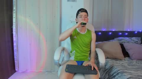 Manuel online show from December 2025 01:58:02 AM