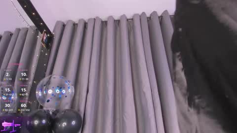 SanThiago online show from November 2025 10:32:02 PM