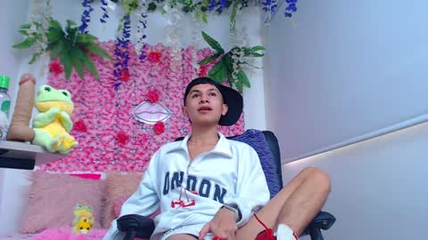 Snapshot of thiago_rincon22 chatting on April 2026 06:27:02 PM thiago rincon online show from April 2026 06:27:02 PM