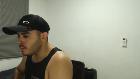 Snapshot of thiagohot_xx chatting on November 2025 08:30:01 PM Thiago online show from November 2025 08:30:01 PM