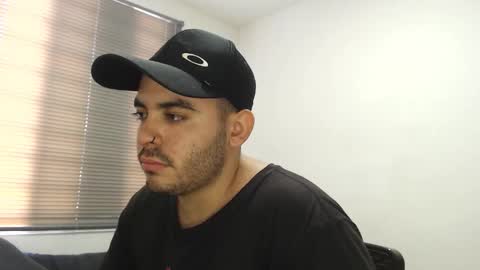 Snapshot of thiagohot_xx chatting on December 2025 06:24:02 PM Thiago online show from December 2025 06:24:02 PM