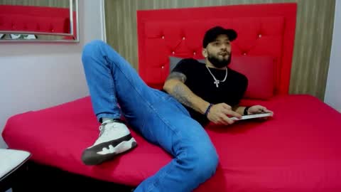 Thia Gomez online show from January 2026 07:07:02 PM