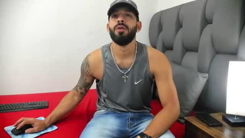 Thia Gomez online show from March 2026 07:04:02 PM