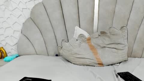 Thiago   online show from March 2026 08:26:01 PM