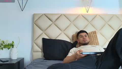 Snapshot of thiagovegga chatting on July 2026 07:34:01 AM Thiago Vegga online show from July 2026 07:34:01 AM