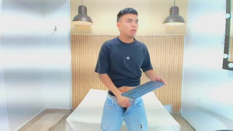 Snapshot of thiam_keller chatting on April 2026 07:40:01 PM Thiam online show from April 2026 07:40:01 PM