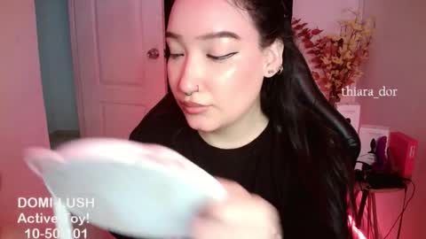Snapshot of thiara_dor chatting on October 2025 01:06:01 AM Thiara  Next Stream 0211 get my social media 3 online show from October 2025 01:06:01 AM
