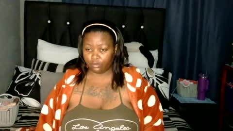Snapshot of thickcaramel_p chatting on March 2026 03:21:02 AM phindy online show from March 2026 03:21:02 AM