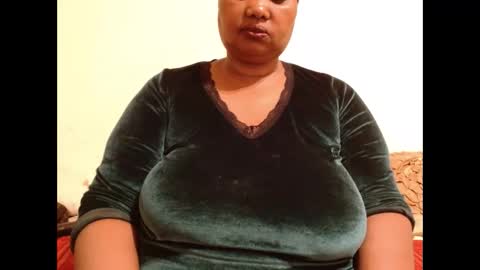 Snapshot of thicksexymellons chatting on October 2025 06:47:01 PM Pat online show from October 2025 06:47:01 PM