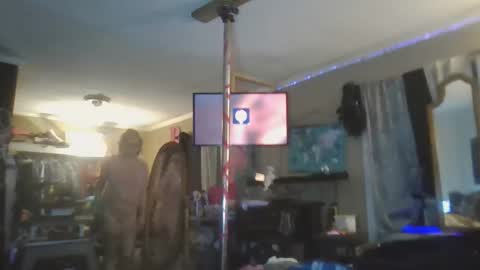 Snapshot of thiggy69 chatting on November 2025 04:51:02 AM lola...and...thiggy online show from November 2025 04:51:02 AM