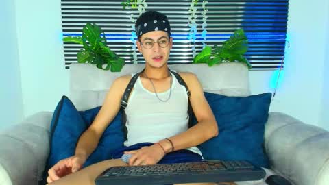 Thiago Saenzz online show from February 2026 11:30:02 PM