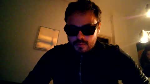 Thinking About This New Girl online show from November 2025 06:41:02 AM