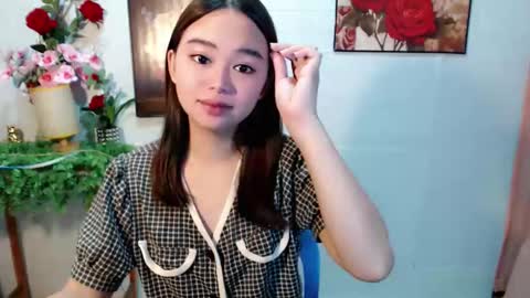 Snapshot of thisiskimmy chatting on May 2026 11:18:02 AM thisiskimmy online show from May 2026 11:18:02 AM