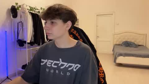 Thomas Hill online show from November 2025 08:09:01 PM