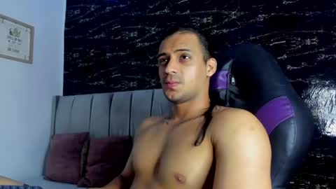 Snapshot of thomas777__ chatting on May 2026 12:10:01 PM Thomas online show from May 2026 12:10:01 PM