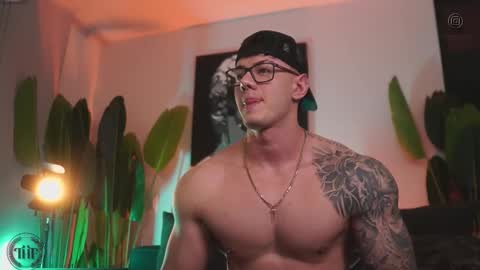 Thomas Falcon online show from November 2025 12:43:01 AM