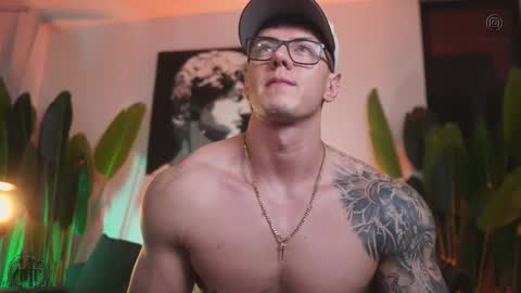 Thomas Falcon online show from November 2025 12:46:01 AM